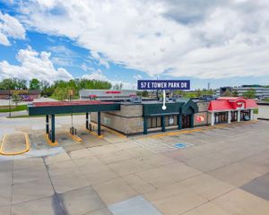 57 E Tower Park Drive, Waterloo, IA 50701