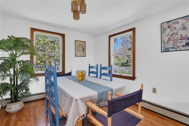 1 Mohawk Trail, Narragansett, RI 02882