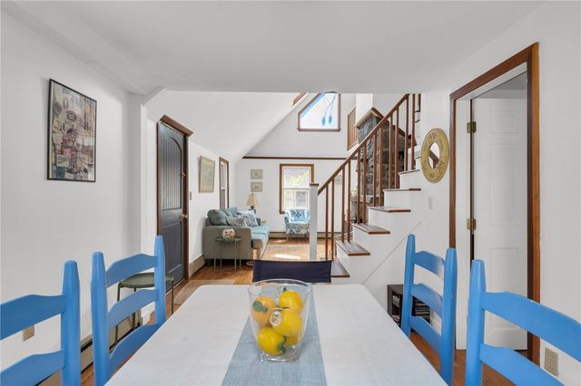 1 Mohawk Trail, Narragansett, RI 02882