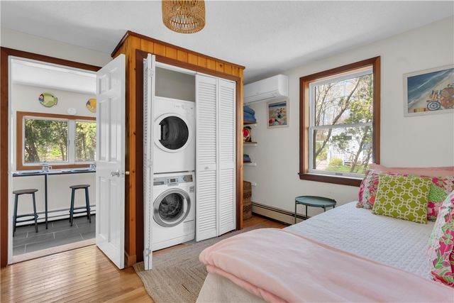 1 Mohawk Trail, Narragansett, RI 02882