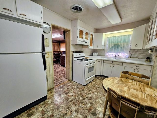 1003 E 14th St, Pueblo, CO 81001