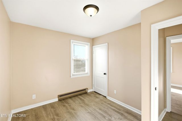 407 Oakcrest Rd, Knoxville, TN 37912