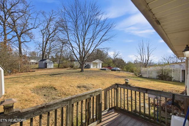 407 Oakcrest Rd, Knoxville, TN 37912