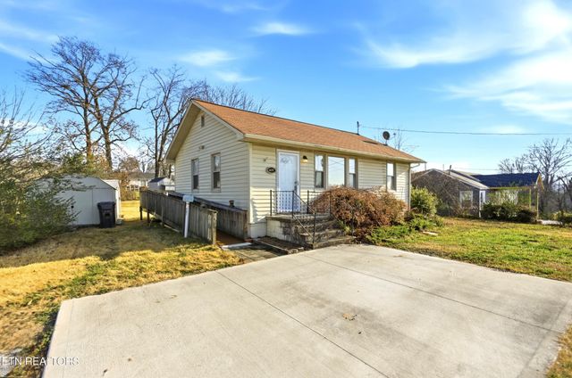 407 Oakcrest Rd, Knoxville, TN 37912