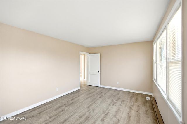 407 Oakcrest Rd, Knoxville, TN 37912