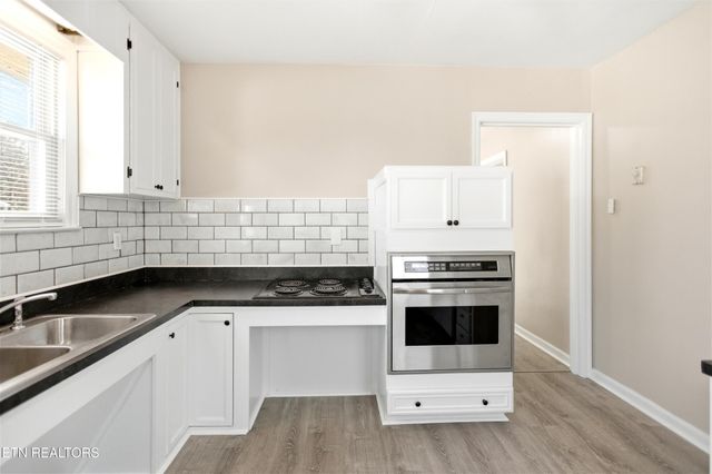 407 Oakcrest Rd, Knoxville, TN 37912