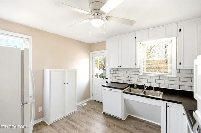 407 Oakcrest Rd, Knoxville, TN 37912