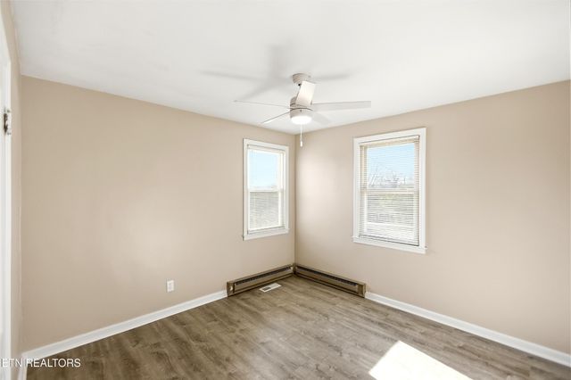 407 Oakcrest Rd, Knoxville, TN 37912