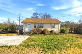 407 Oakcrest Rd, Knoxville, TN 37912