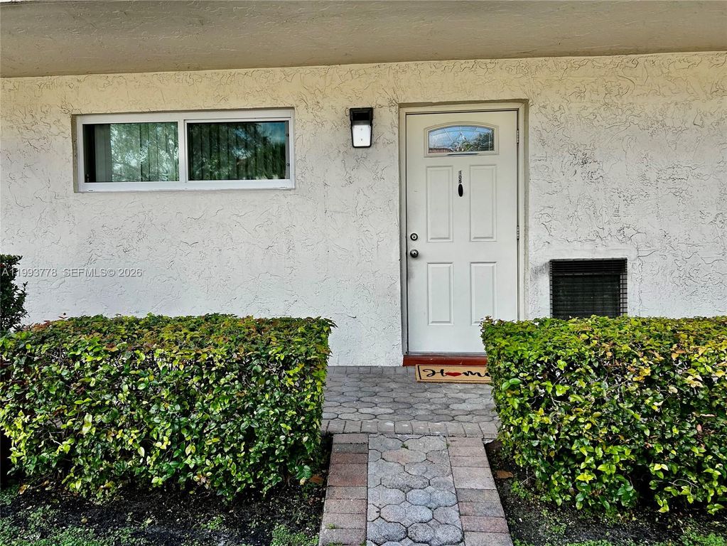 411 S Hollybrook Drive 105, Pembroke Pines, FL 33025