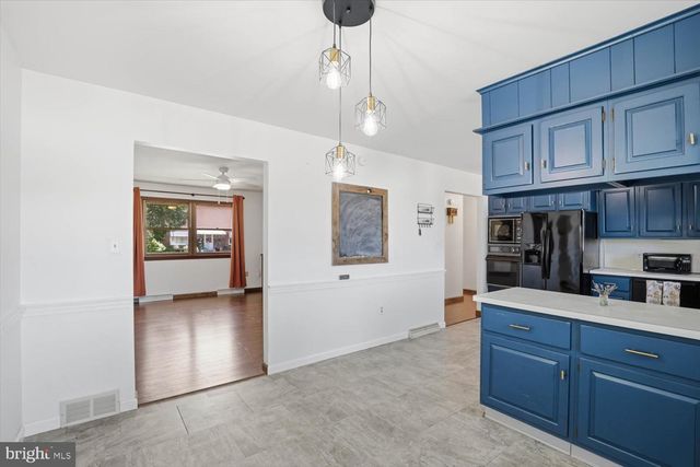 715 CENTER AVE, Ephrata, PA 17522