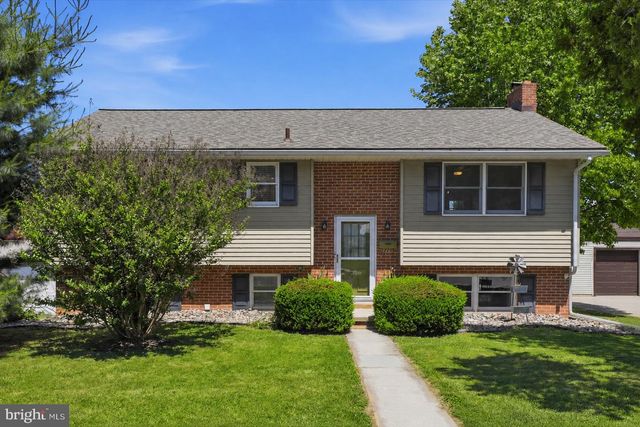 715 CENTER AVE, Ephrata, PA 17522
