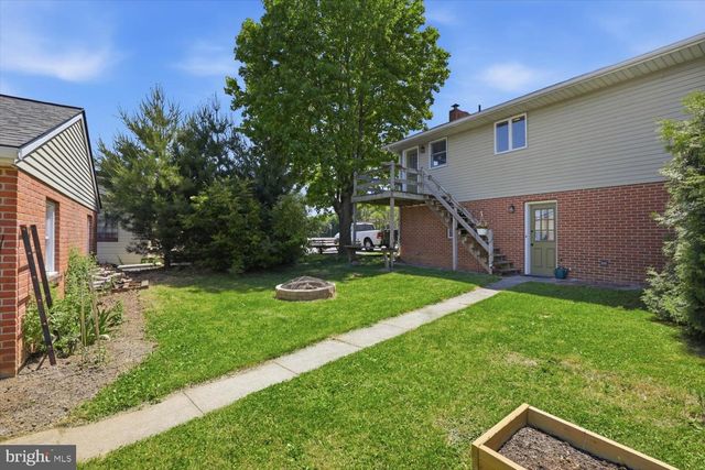 715 CENTER AVE, Ephrata, PA 17522