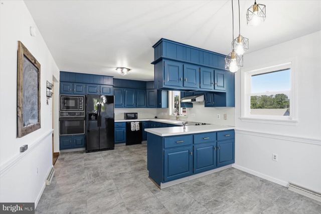 715 CENTER AVE, Ephrata, PA 17522