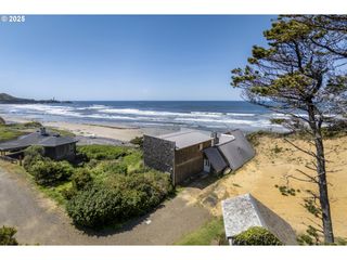 220 Nw 68TH St, Newport, OR 97365