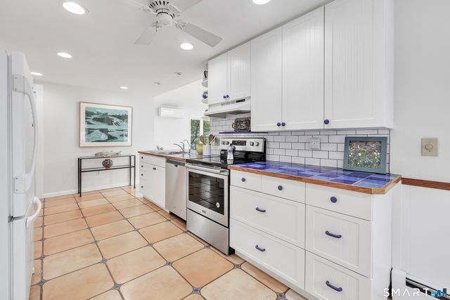 22 Morgan Park, Clinton, CT 06413