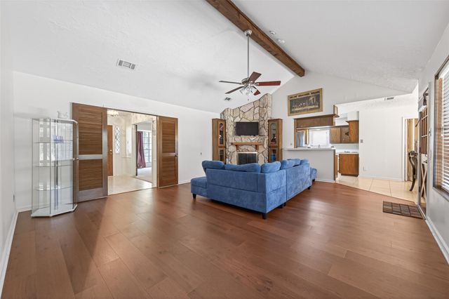 1010 Rhine Lane, Houston, TX 77090