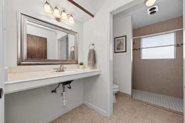 1010 Rhine Lane, Houston, TX 77090