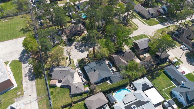 1010 Rhine Lane, Houston, TX 77090