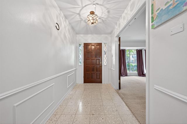 1010 Rhine Lane, Houston, TX 77090