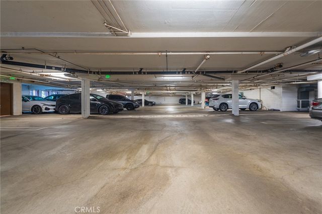 7100 La Tijera Boulevard, Los Angeles, CA 90045