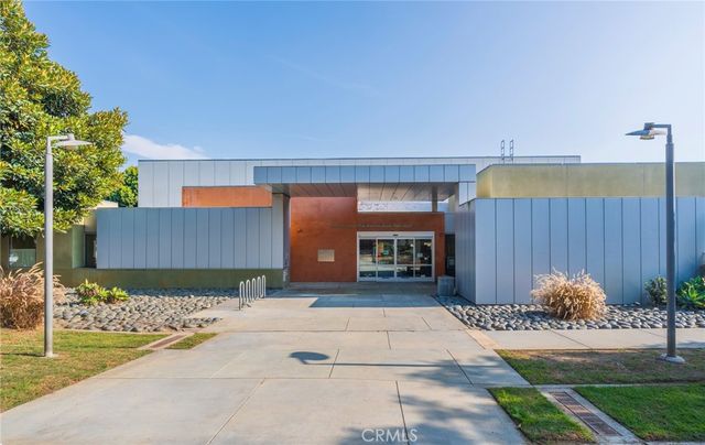 7100 La Tijera Boulevard, Los Angeles, CA 90045