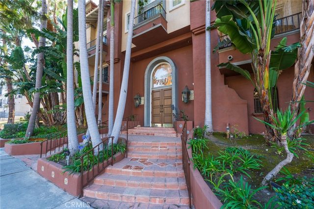 7100 La Tijera Boulevard, Los Angeles, CA 90045
