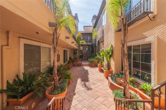 7100 La Tijera Boulevard, Los Angeles, CA 90045