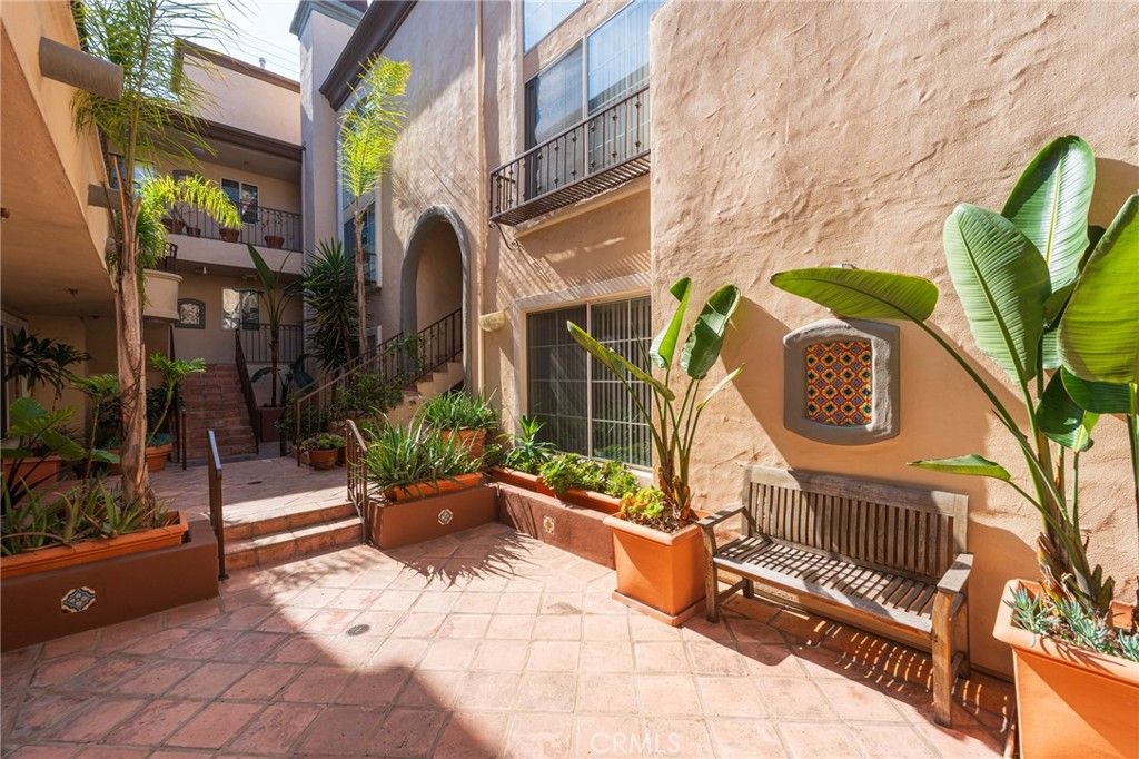 Image 10 of property listing at 7100 La Tijera Boulevard, Los Angeles, CA 90045