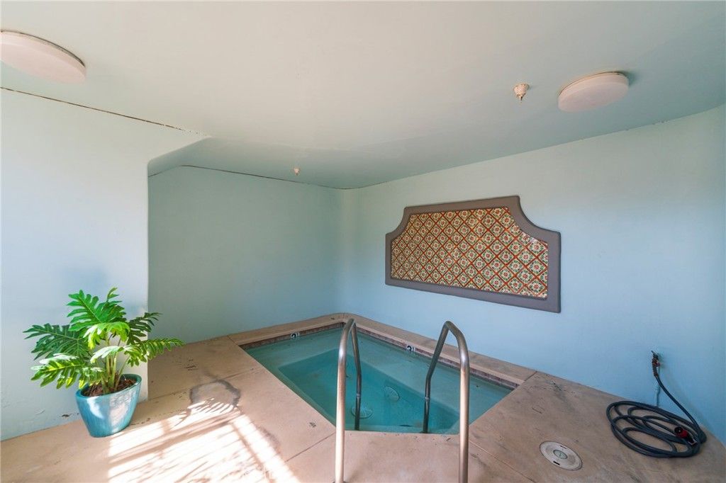 Image 25 of property listing at 7100 La Tijera Boulevard, Los Angeles, CA 90045