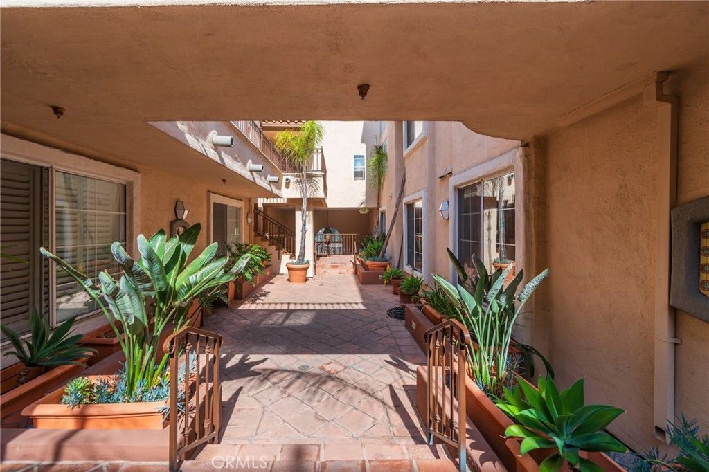 Image 5 of property listing at 7100 La Tijera Boulevard, Los Angeles, CA 90045