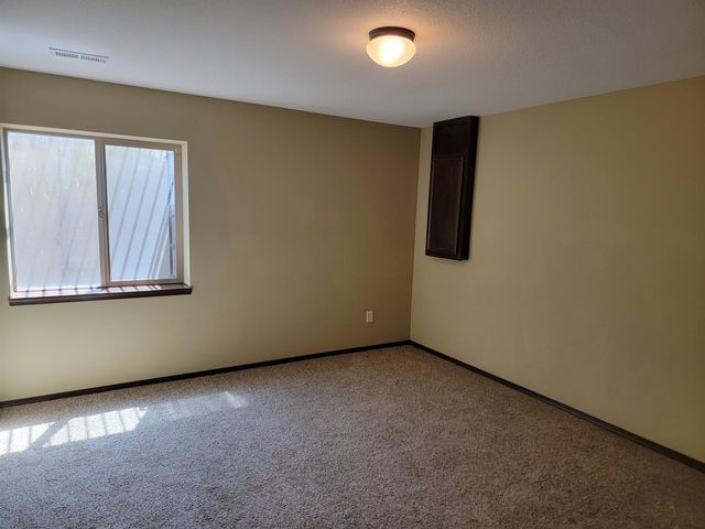 3006 N Rock Bridge St, Derby, KS 67037