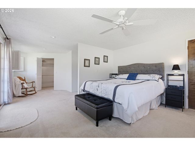 22479 S PENMAN Rd, Oregon City, OR 97045