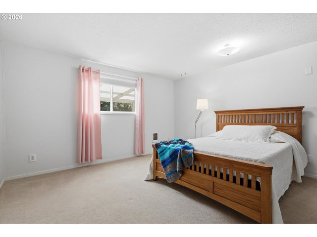 22479 S PENMAN Rd, Oregon City, OR 97045