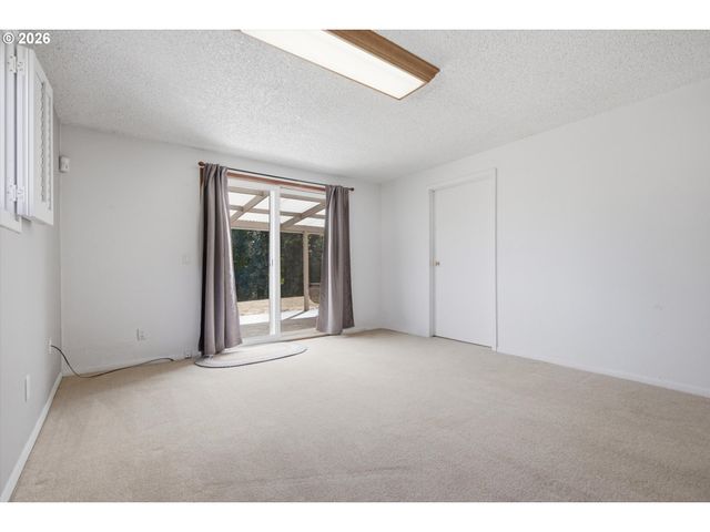 22479 S PENMAN Rd, Oregon City, OR 97045