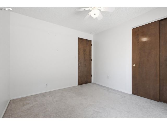 22479 S PENMAN Rd, Oregon City, OR 97045