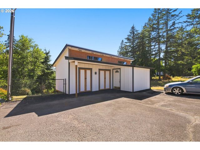 22479 S PENMAN Rd, Oregon City, OR 97045