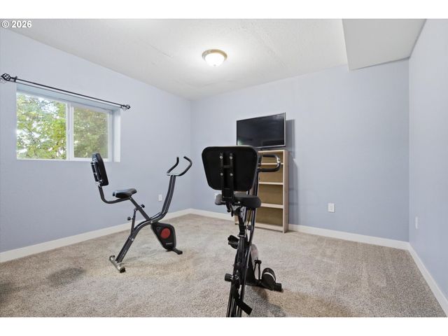 22479 S PENMAN Rd, Oregon City, OR 97045