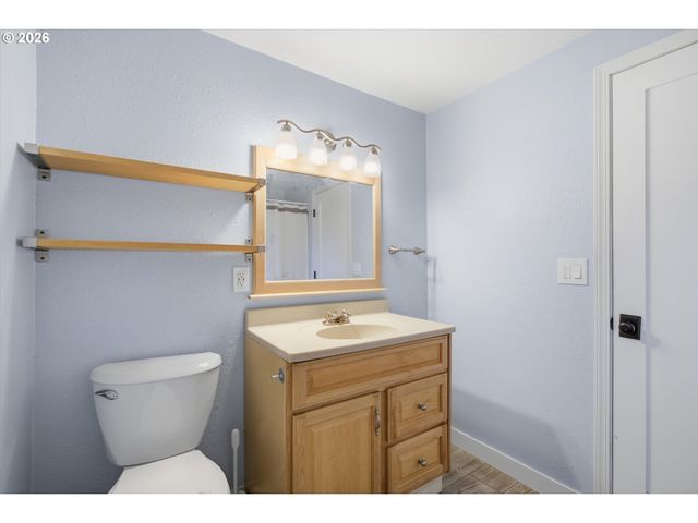 22479 S PENMAN Rd, Oregon City, OR 97045