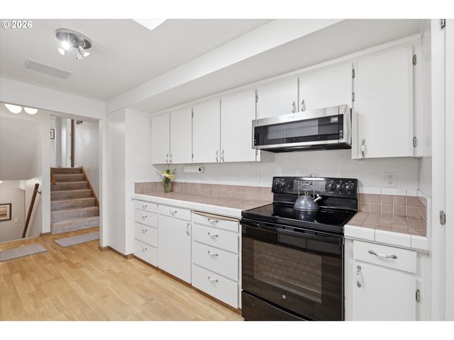 22479 S PENMAN Rd, Oregon City, OR 97045