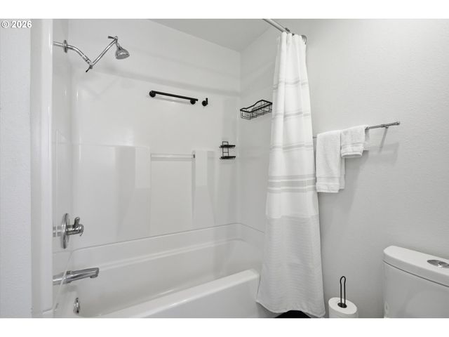 22479 S PENMAN Rd, Oregon City, OR 97045
