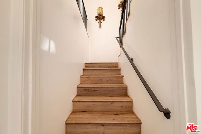 1174 Coldwater Canyon Drive, Beverly Hills, CA 90210
