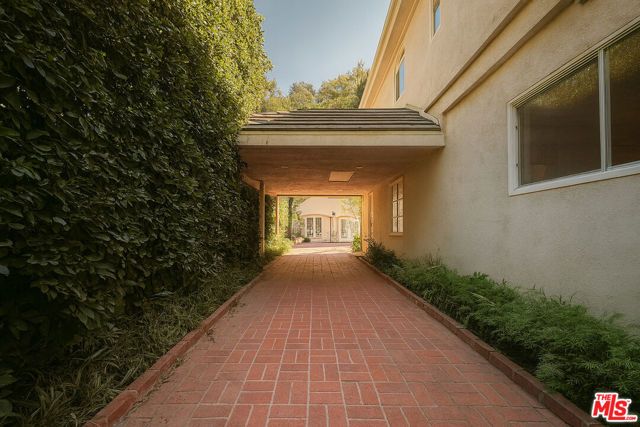 1174 Coldwater Canyon Drive, Beverly Hills, CA 90210