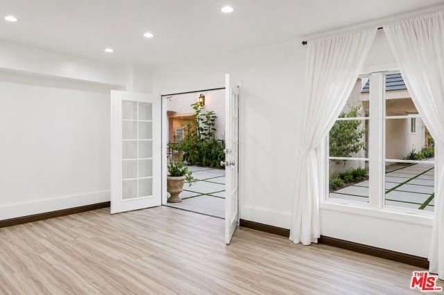 1174 Coldwater Canyon Drive, Beverly Hills, CA 90210
