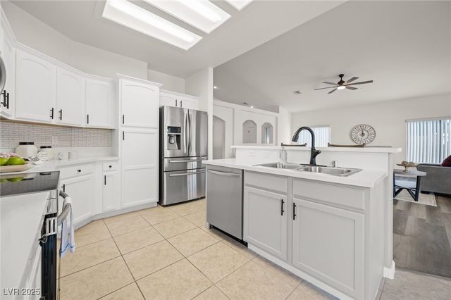 1446 Palm Drive, Laughlin, NV 89029