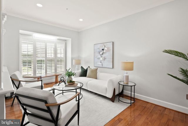 6040 KELSEY CT, Falls Church, VA 22044