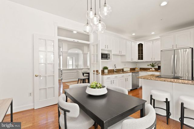 6040 KELSEY CT, Falls Church, VA 22044