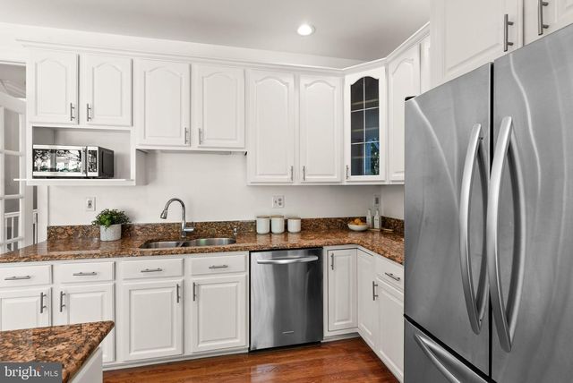 6040 KELSEY CT, Falls Church, VA 22044