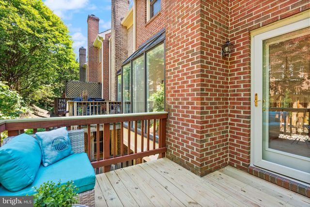 6040 KELSEY CT, Falls Church, VA 22044