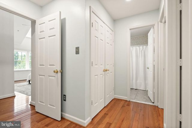 6040 KELSEY CT, Falls Church, VA 22044